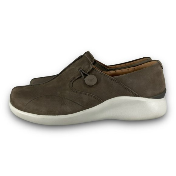 Clarks Unstructured Un Loop 2 Walk Sneakers 26144761 4055 Slip On Brown Women 8M - Picture 2 of 9